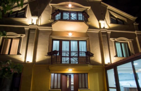 9 Rooms